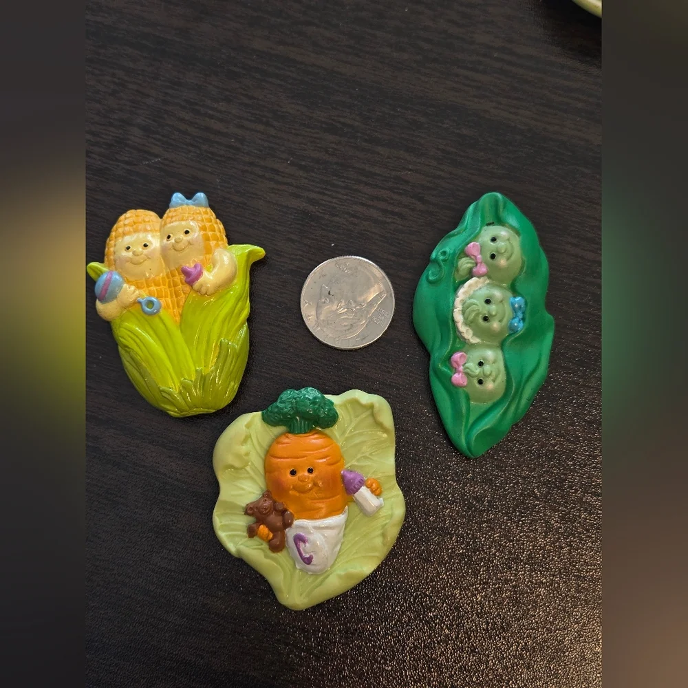 Avon, Vintage  Cute "Baby Vegetables" -Themed Magnets. - Picture 3 of 4